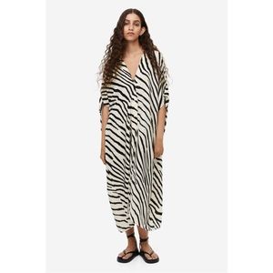 H&M Oversized Cream & Black Kaftan Dress